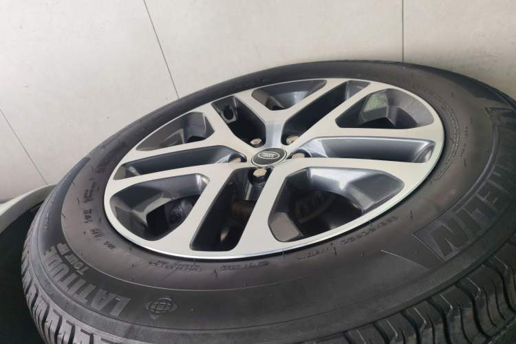 Used Land Rover Defender 2023 Facelift 90 3.0T P400 XS
