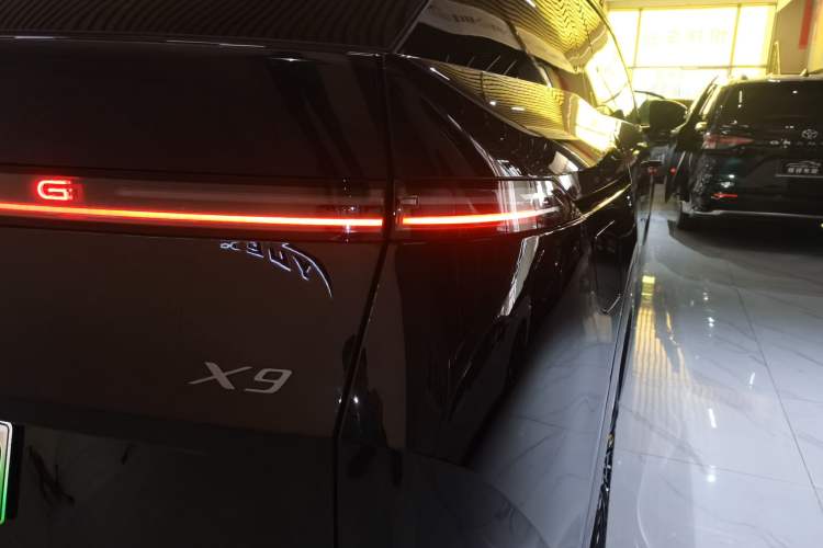 Used XPeng X9 2025 740 Ultra-Long Range Max