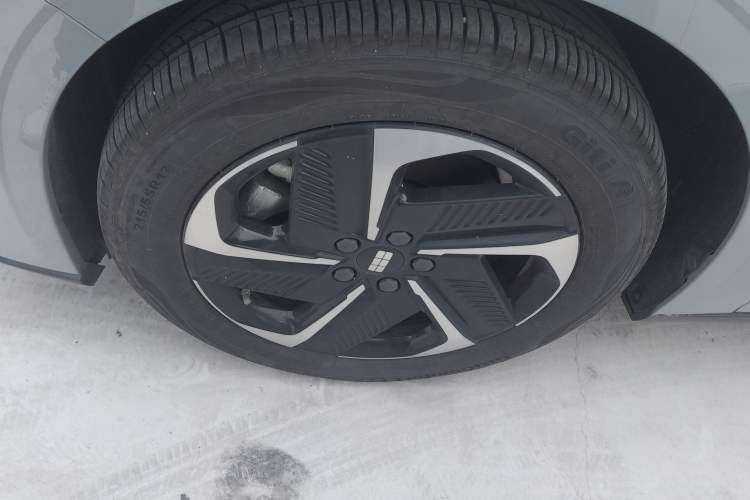 Used Geely Galaxy L6 2023 60km PLUS Left Front Wheel Hub