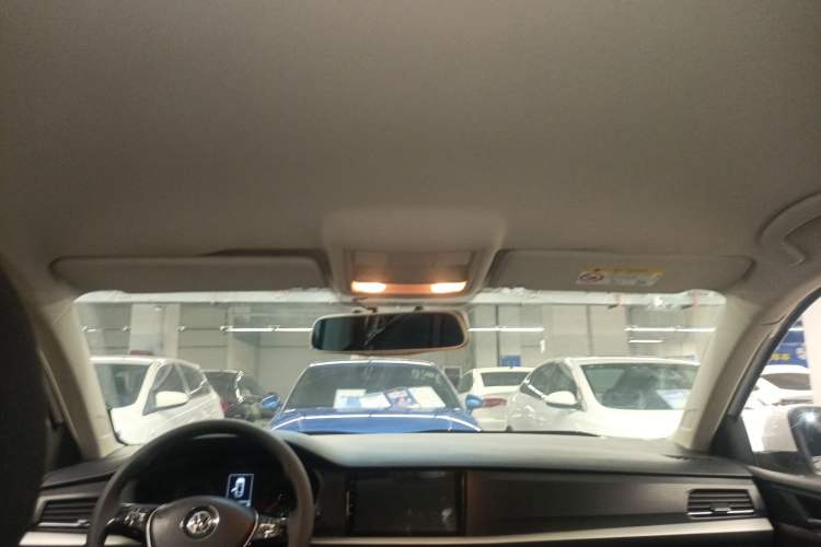 Used Volkswagen Lavida 2019 1.5L Automatic Fashion Edition China VI Headliner