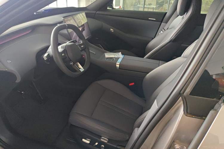 Used Xiaomi Auto YU7 2025 Ultra-Long Range All-Wheel Drive Pro Version Left Front Seat