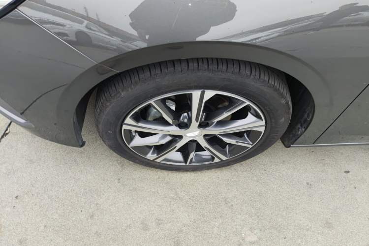 Used Geely Auto Emgrand 2023 4th Generation Champion Edition 1.5L CVT Prestige Model
