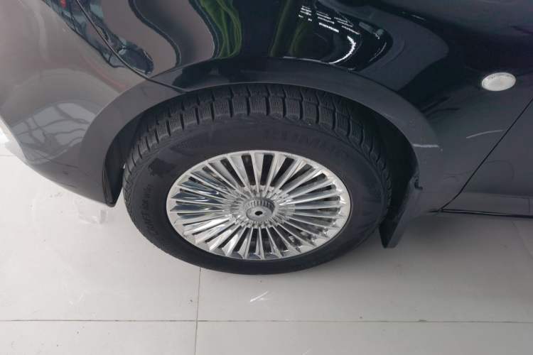 Used Mercedes-Benz Vito 2021 2.0T Elite Version 7 Seats Left Front Wheel Hub