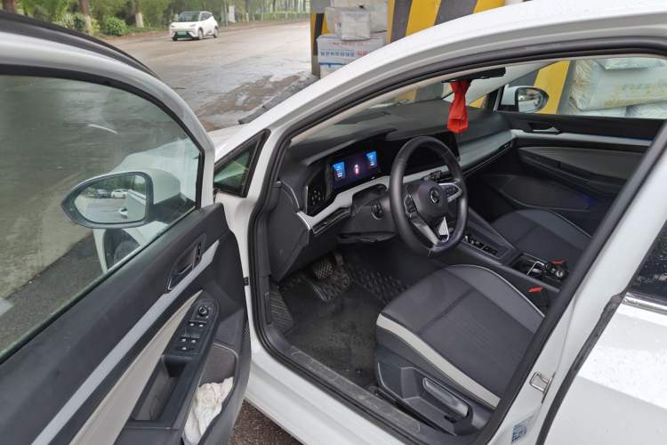 Used Volkswagen Golf 2021 280TSI DSG 30th Anniversary Edition Driver Seat