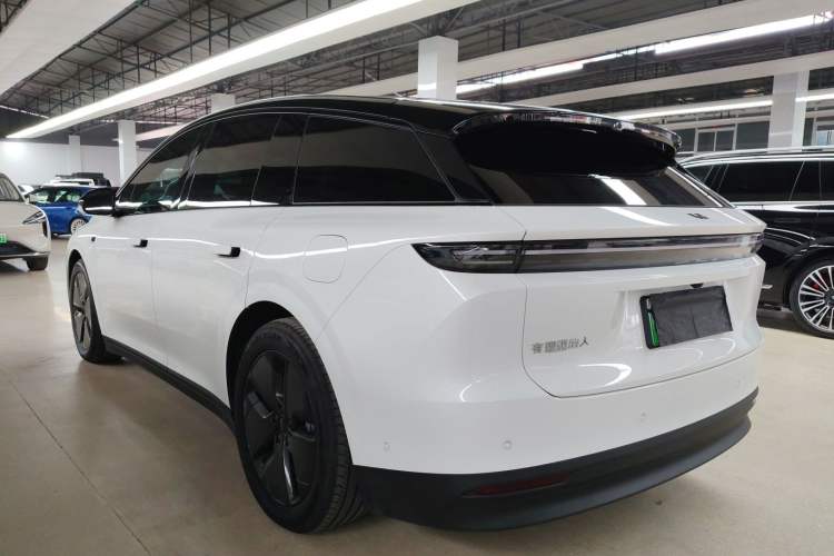 Used Li Auto i6 2025 Model Two-Wheel-Drive Standard Type
