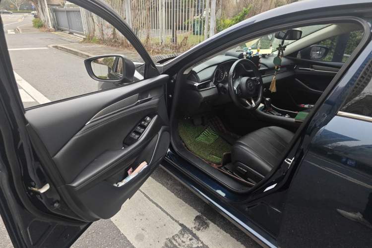 Used Mazda Atenza 2020 2.0L Blue Sky Luxury Edition