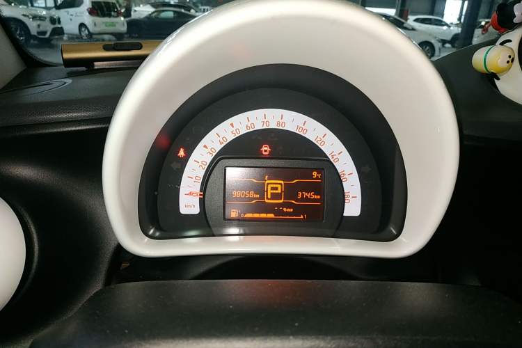 Used smart fortwo 2015 1.0L 52 kW hardtop Dynamic version