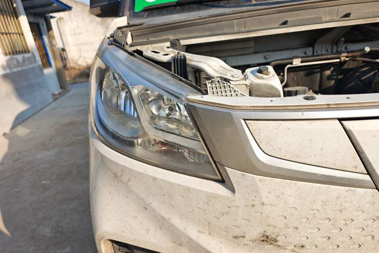 Used SAIC MAXUS EV30 2022 Pure-Electric Smart Logistics Expert with Long Wheelbase Guoxuan