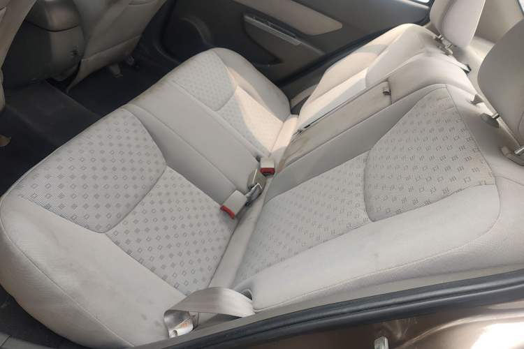 Used Baojun 630 2012 1.5L DVVT manual comfort version Left Rear Seat