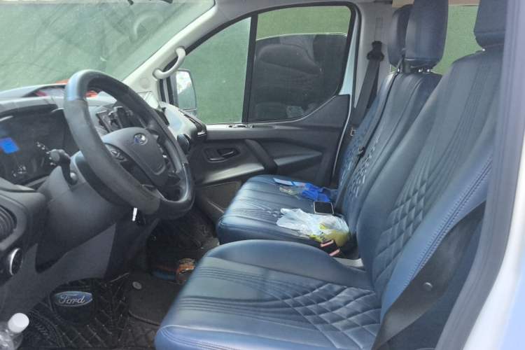 Used Ford Transit 2019 2.0T Diesel Business & Travel Mid-Drive Mid-Roof 7-Seater China VI Standard
