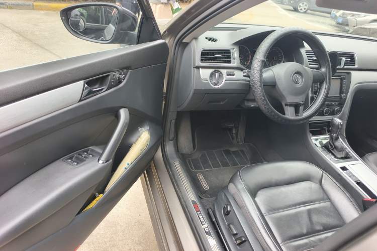 Used Volkswagen Passat 2014 1.8TSI DSG 30th Anniversary Edition