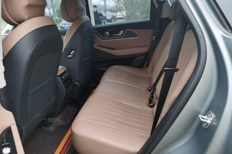 Used Chery Tiggo 8 L 2024 2.0T Two-Wheel Drive Prestige Version 5 Seats
