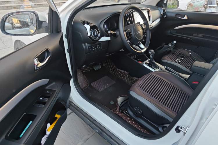 Used Kia kx1 Stonic 2021 1.4L CVT Fun Edition
