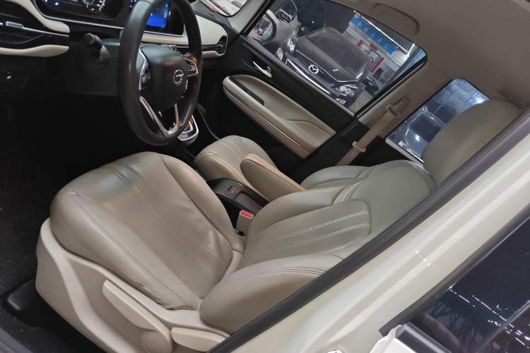 Used GAC Trumpchi M6 2021 270T DCT Elite Edition (7-seater) Left Front Seat