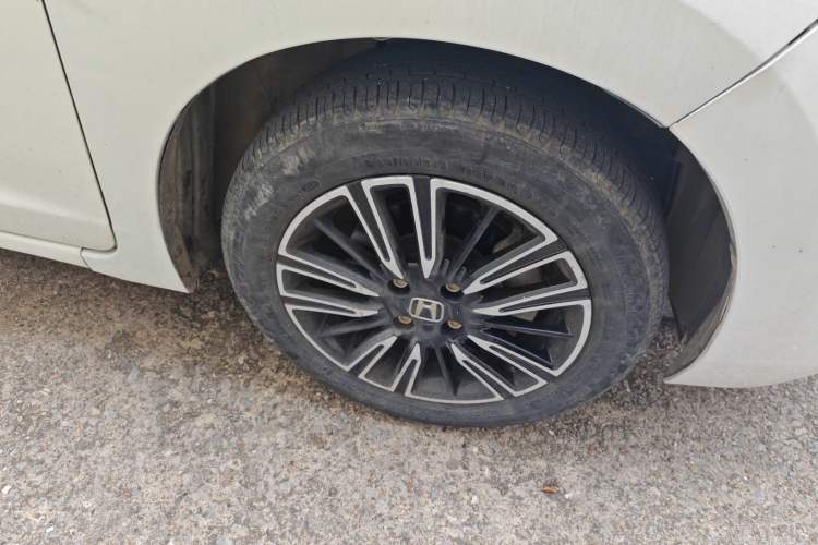 Used Honda Fit 2014 1.5L LX CVT Comfort Model Right Front Wheel Hub