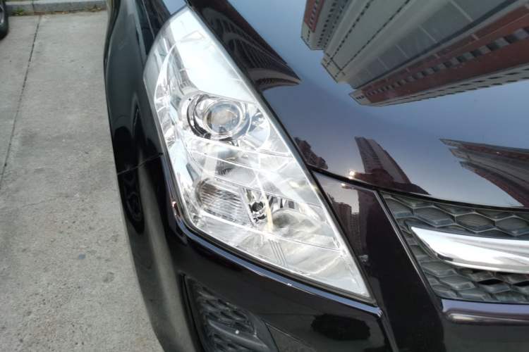 Used Mazda 8 2013 2.5L Elite Edition Right Front Headlight