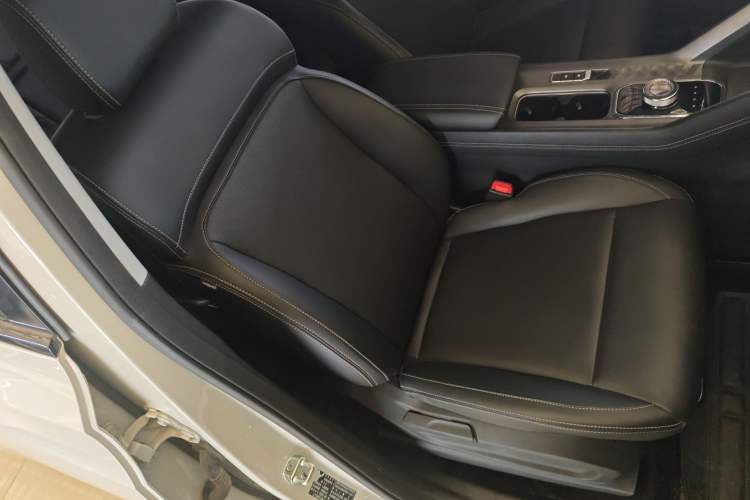 Used Wuling Xingyun 2023 2.0L DHT Flagship Edition
