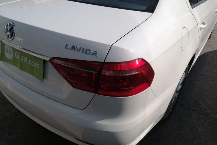 Used Volkswagen Lavida 2017 1.6L Automatic Comfort Edition Right Rear Taillight