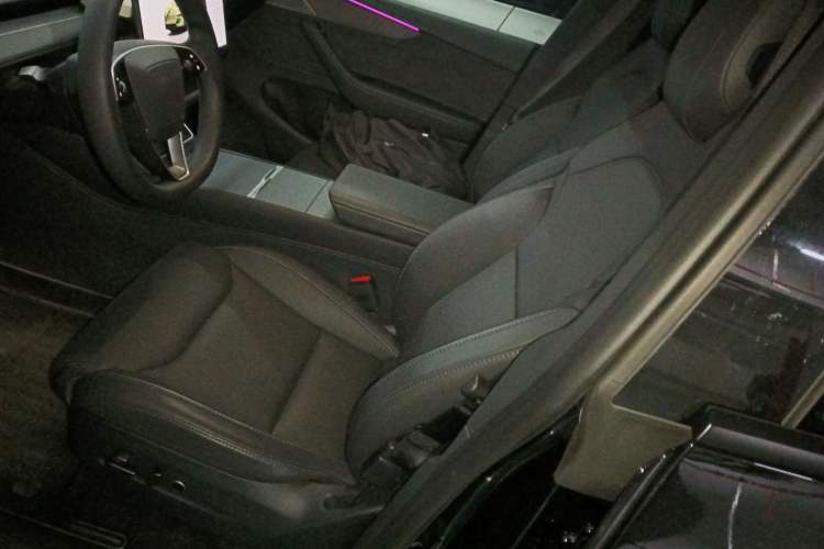 Used Tesla Model Y L 2025 Model Long-Range All-Wheel-Drive Version Left Front Seat