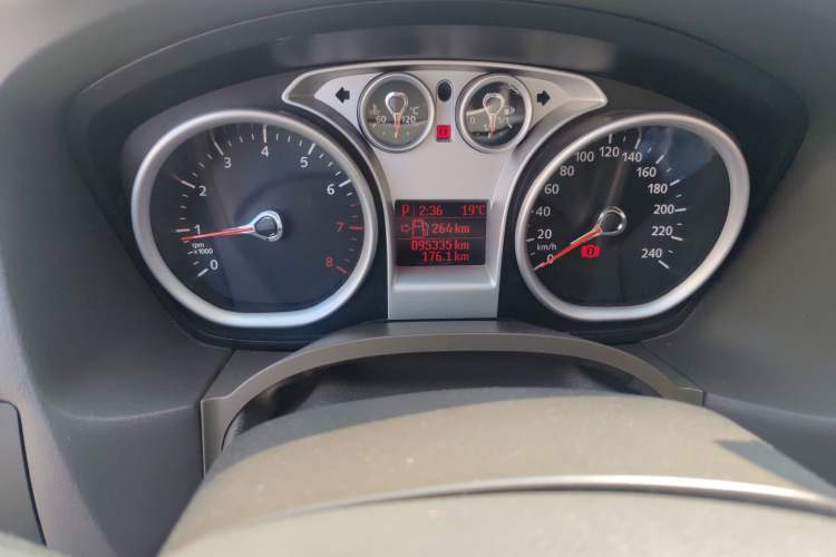 Used Ford Focus 2013 Sedan Classic 1.8L Automatic Base Model Odometer Close Up