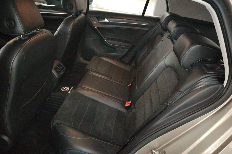 Used Volkswagen Golf 2018 230TSI Automatic Luxury Version Left Rear Seat