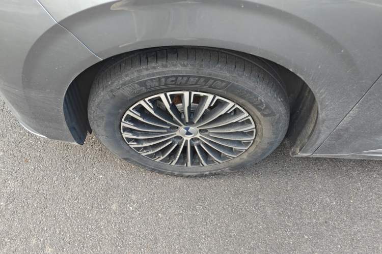 Used Denza D9 2022 DM-i 945 Luxury Model