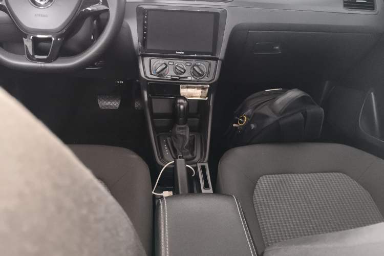 Used Volkswagen Santana 2019 1.5L Automatic Fashion Edition China VI Gear Lever