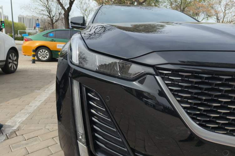 Used Cadillac CT5 2022 28T Luxury Version (Standard Edition) Right Front Headlight