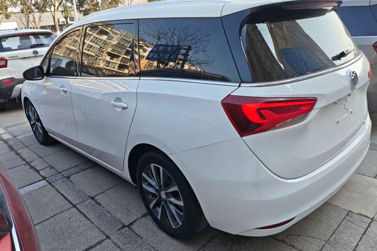 Used Buick GL6 2021 323T Mild Hybrid Connect Prestige Model
