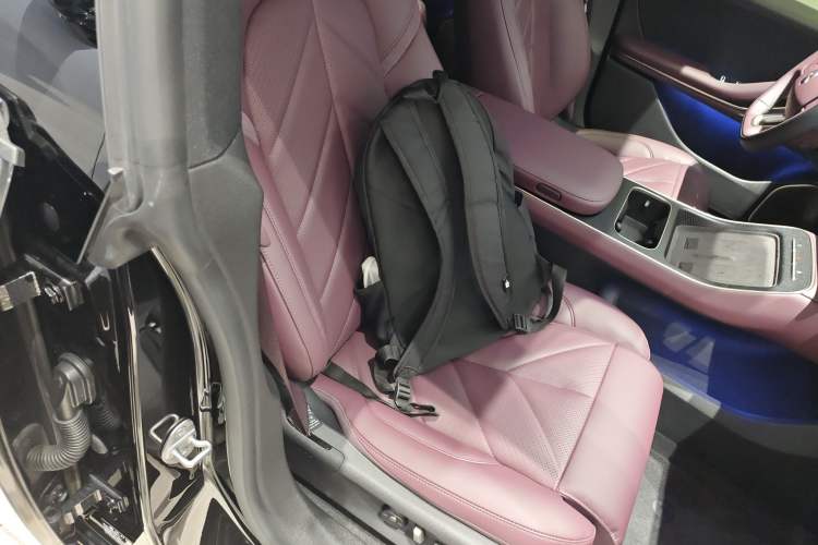 Used Nio ET5T 2025 75 kWh Touring Right Front Seat