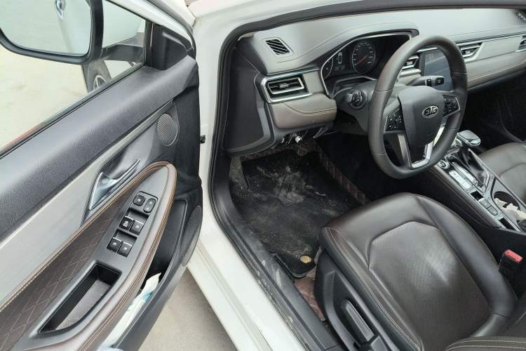 Used JAC Group J7 2020 1.5T CVT Elite Model Driver Seat