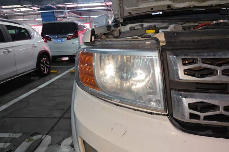 Used Dongfeng Ruichi 2015 2.4L Elite Edition Gasoline 4x4 Standard Trim ZG24
