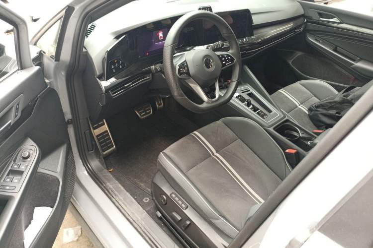 Used Volkswagen Golf 2023 Facelift 280TSI DSG R-Line Lite Driver Seat