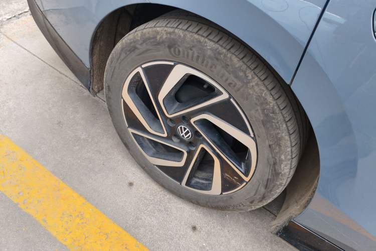 Used Volkswagen ID.7 VIZZION 2024 PRO Model Right Rear Wheel Hub