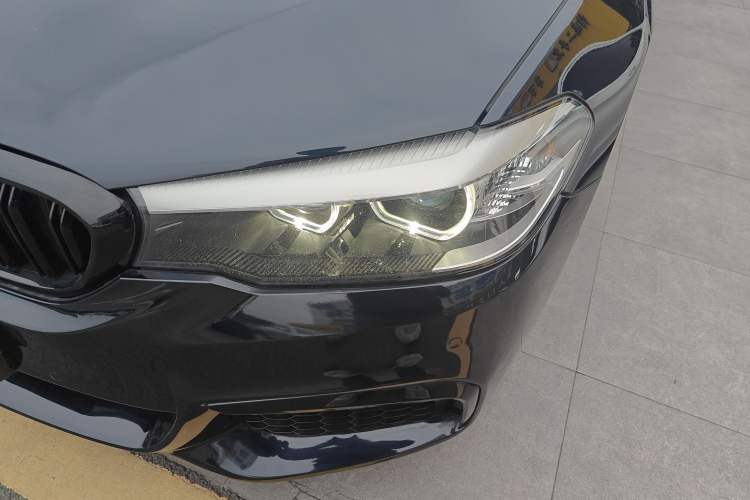 Used BMW 5 Series 2018 Restyled 530Li Leading Edition M Sport Package
