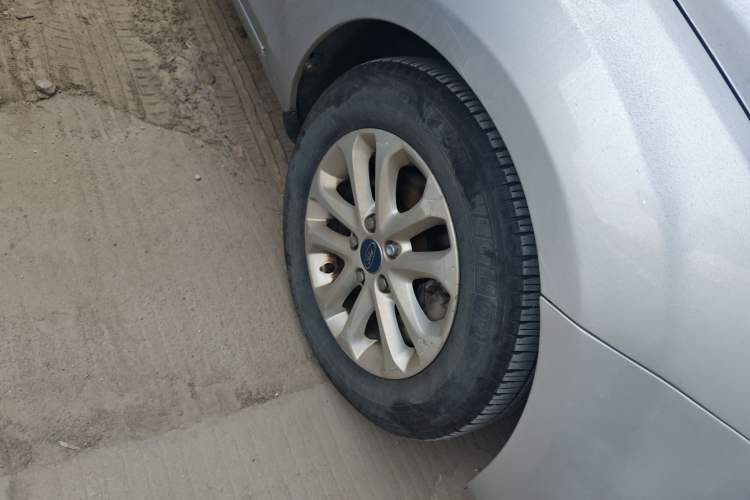 Used Ford Focus 2013 Sedan Classic 1.8L Manual Base Model
