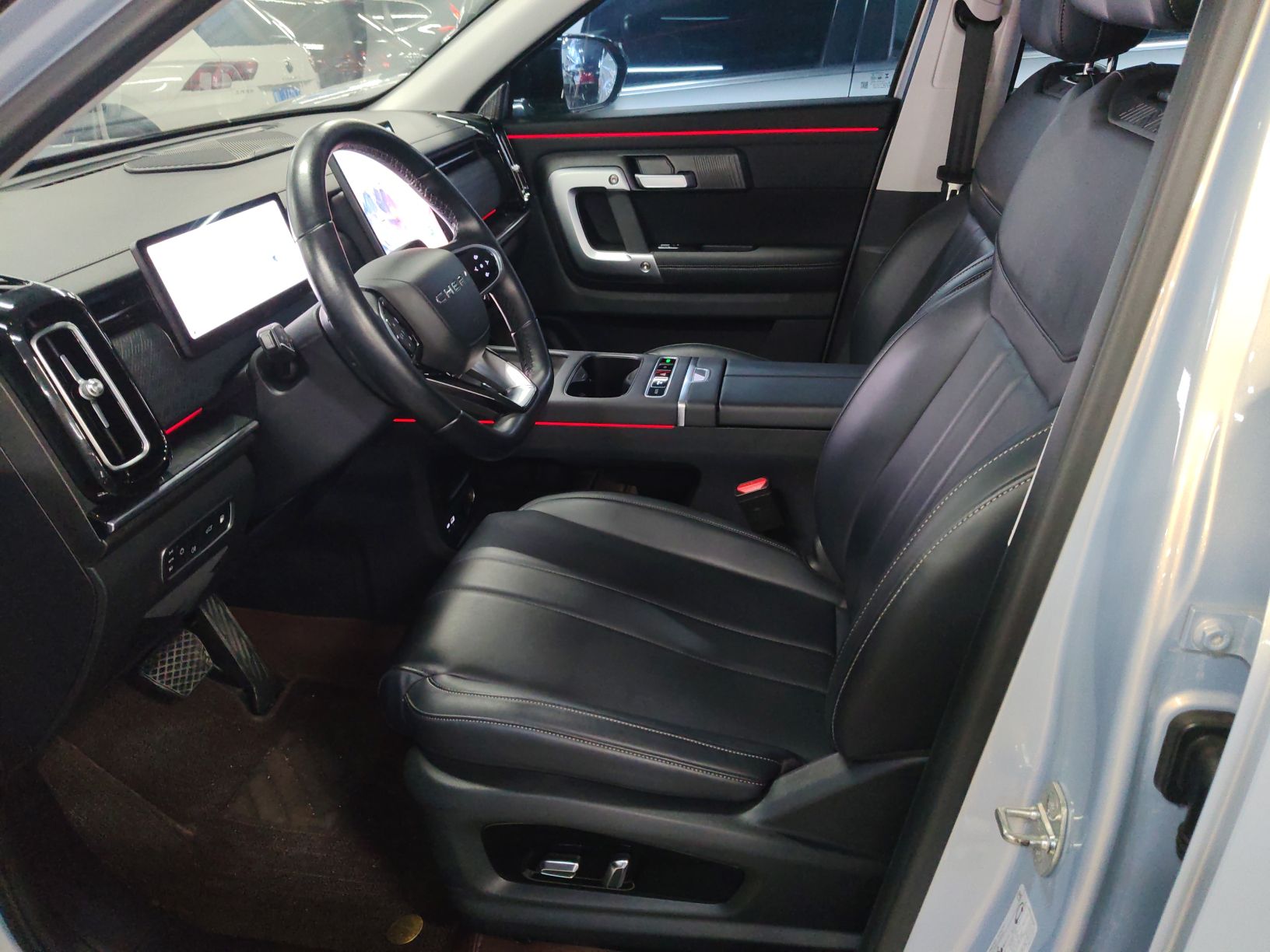 المقاعد الأمامية داخل السيارة