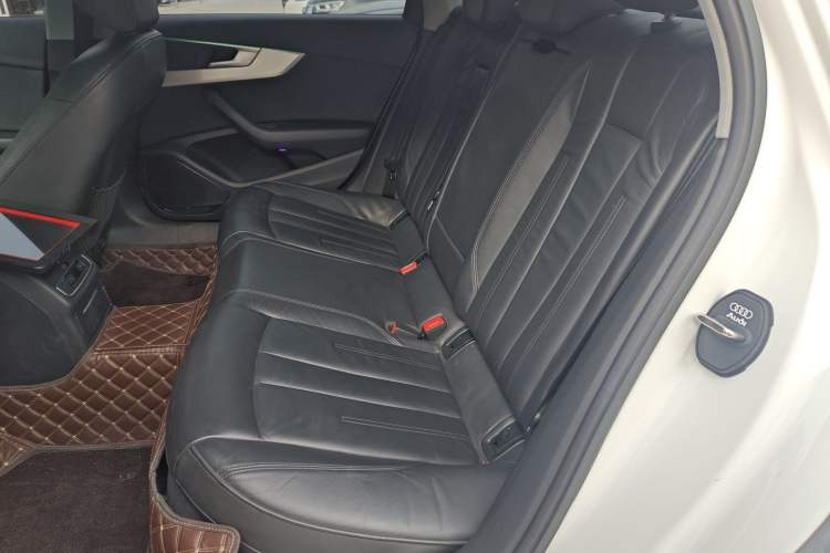 Used Audi A4L 2019 40 TFSI Fashion Version China V