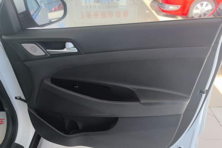 Used Hyundai Tucson 2020 280TGDi Two-Wheel-Drive GLS Fashion Edition China VI Standard
