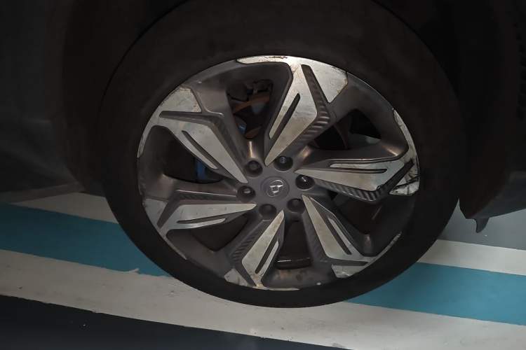 Used SAIC MAXUS D90 2017 2.0T Automatic Two-Wheel Drive - Uranus Right Front Wheel Hub