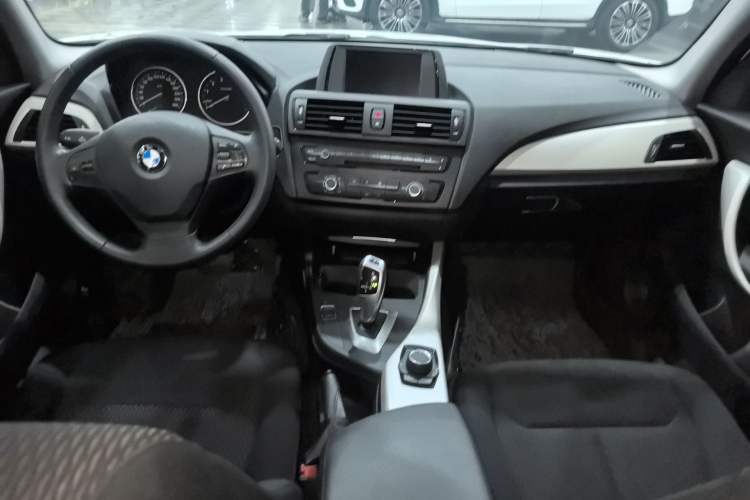 Used BMW 1 Series 2013 Revised 116i Leading Edition Center Console