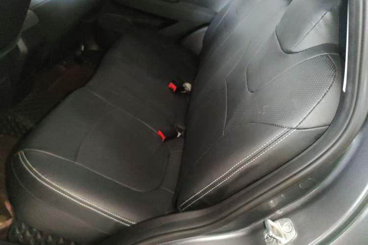 Used Wuling Alvez 2022 1.5L Manual Free-Style Model
