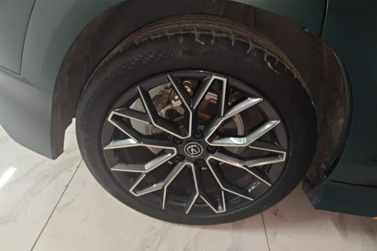 Used CHANGAN UNI-T 2022 1.5T Prestige Version Right Rear Wheel Hub