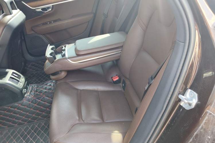 Used Volvo S90 2019 T5 Zhiyi Edition
