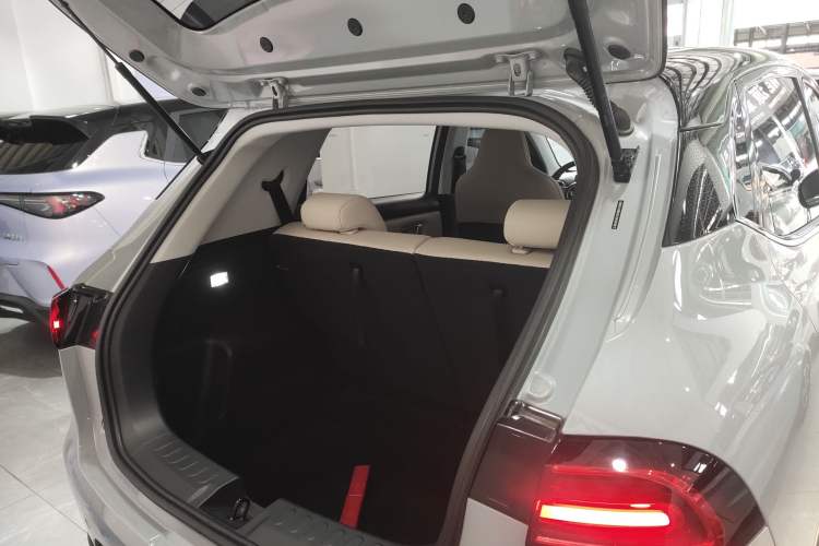Used Wuling Bingo PLUS 2024 510 km Flagship Edition Four-Seater Version Trunk
