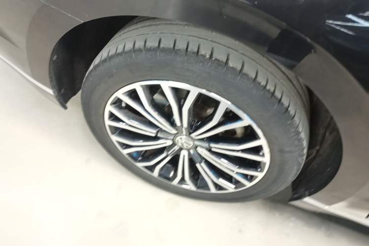 Used Volkswagen Phideon 2019 380TSI Two-Wheel Drive Business Edition China VI Standard