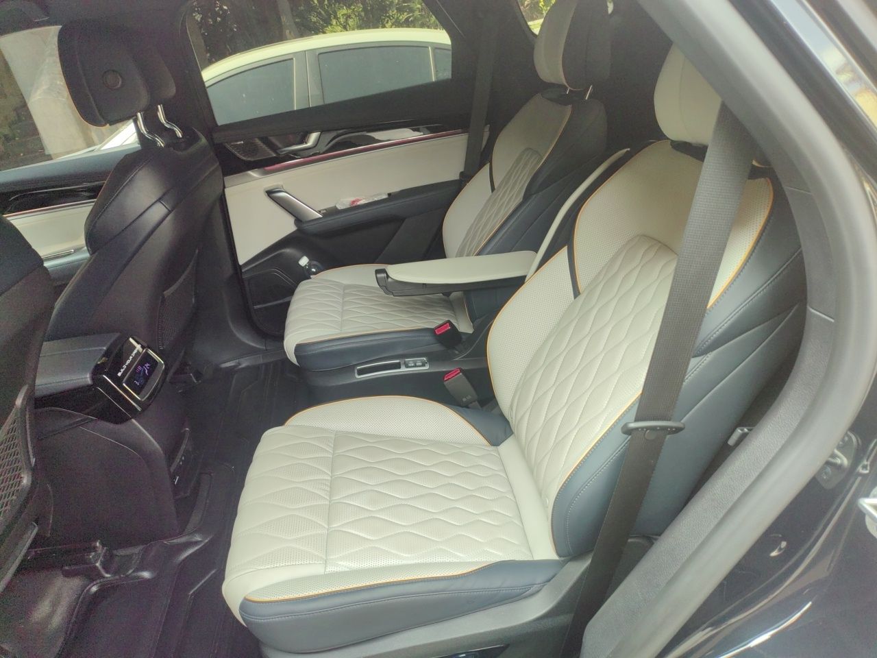 BYD Tang New Energy 2022 EV 635 km All-Wheel-Drive Flagship Model — снимка 17