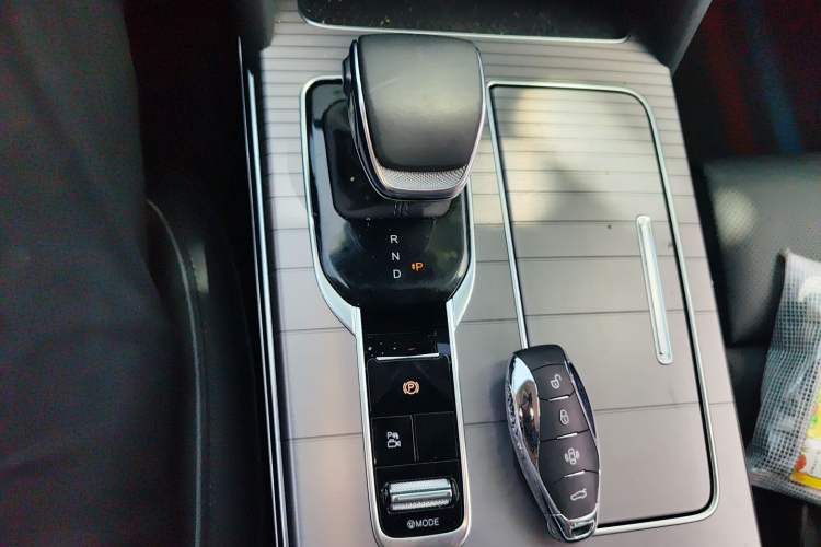 Used Hongqi HS7 PHEV 2024 2.0T PHEV Four-Wheel Drive Flagship Edition 6 Seats
