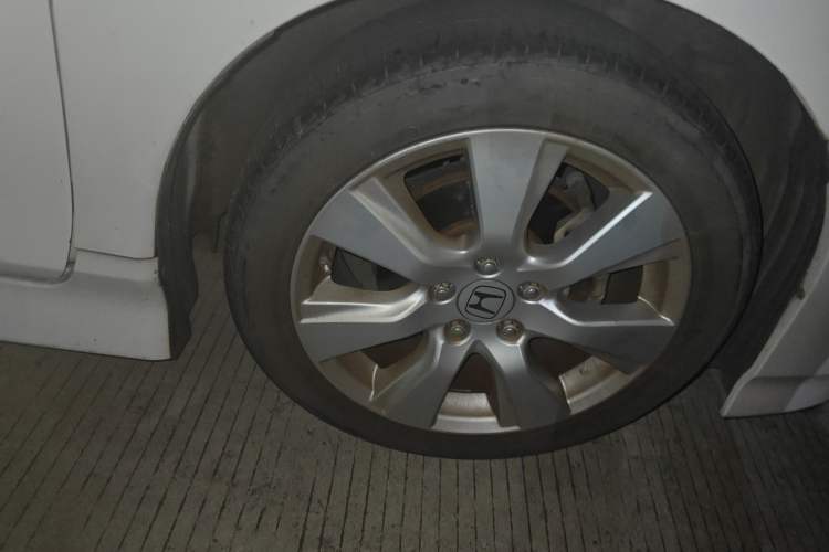 Used Honda Jade 2013 1.8L automatic Comfort version 5 seats
