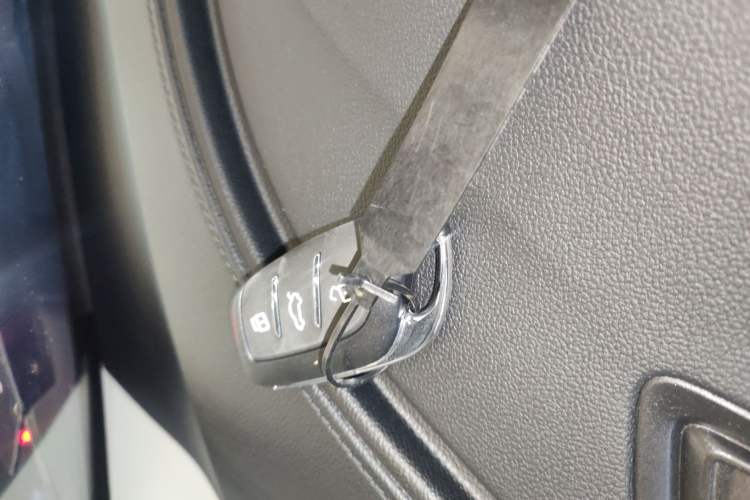 Used Roewe RX5 2023 PLUS 330TGI Automatic Trendsetting Smart Edition